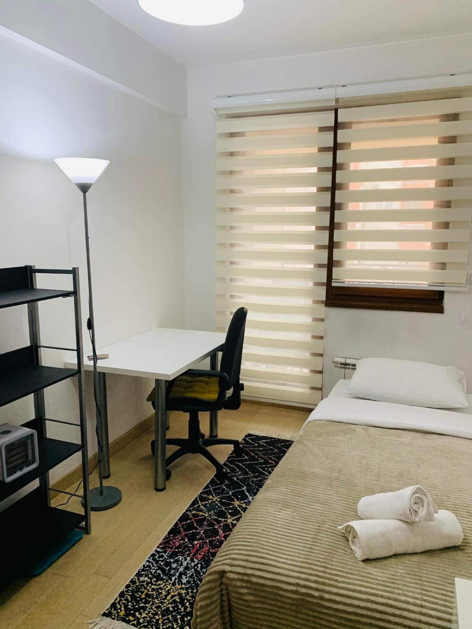 Modern Flatiron Apartment, Skopje Center Exterior photo